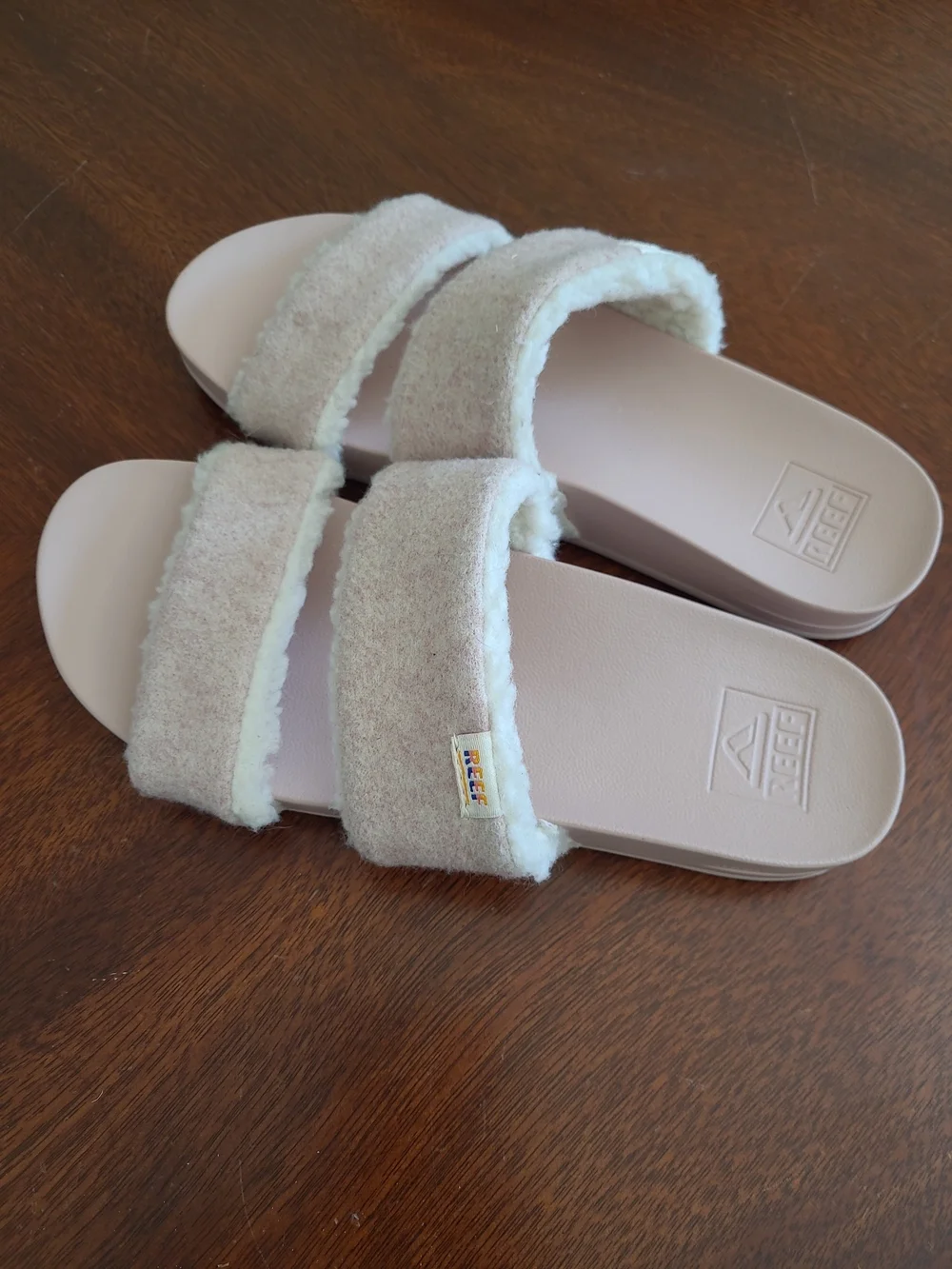 Reef Cushion Vista snuggles Fleece Lined Pink Fuzzy Double-Strap Slide Sandals 7